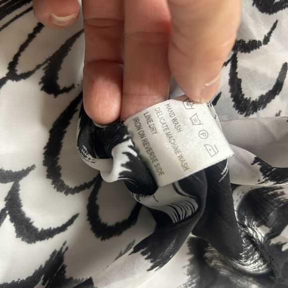 159 MA Women’s M Polyester Light Weight Sheer Tunic Boho Black White - Picture 7 of 7